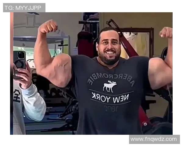 退役后身材依旧健美的足球明星们展现运动魅力与生活态度